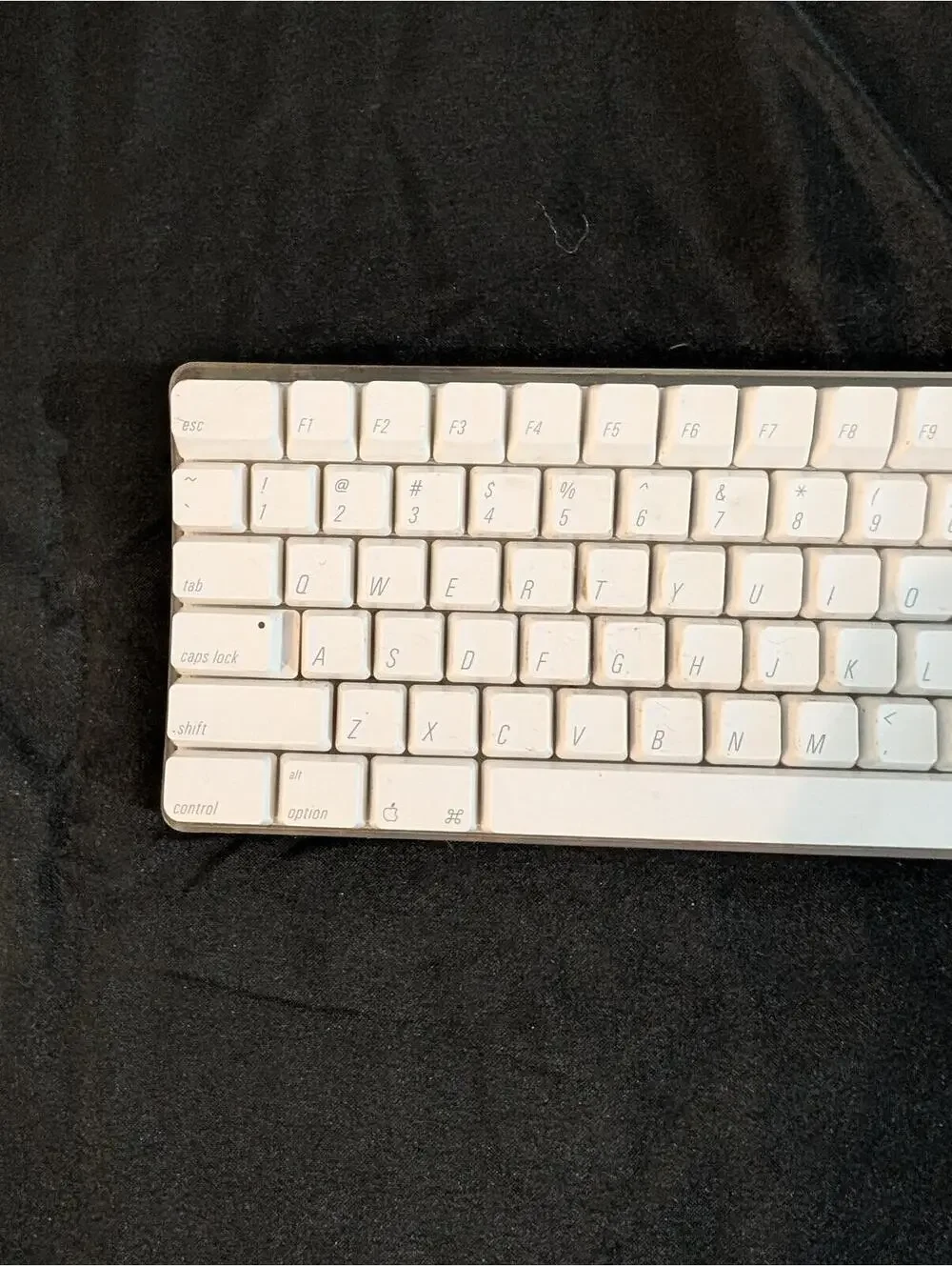 Apple Wireless Keyboard Full Size with Numeric Keypad White